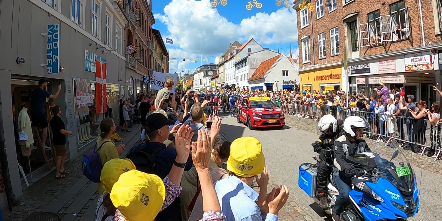 TV motorcycle and Tour de France pace car precedes the peloton in stage 2 in Roskilde—Photo: SRR