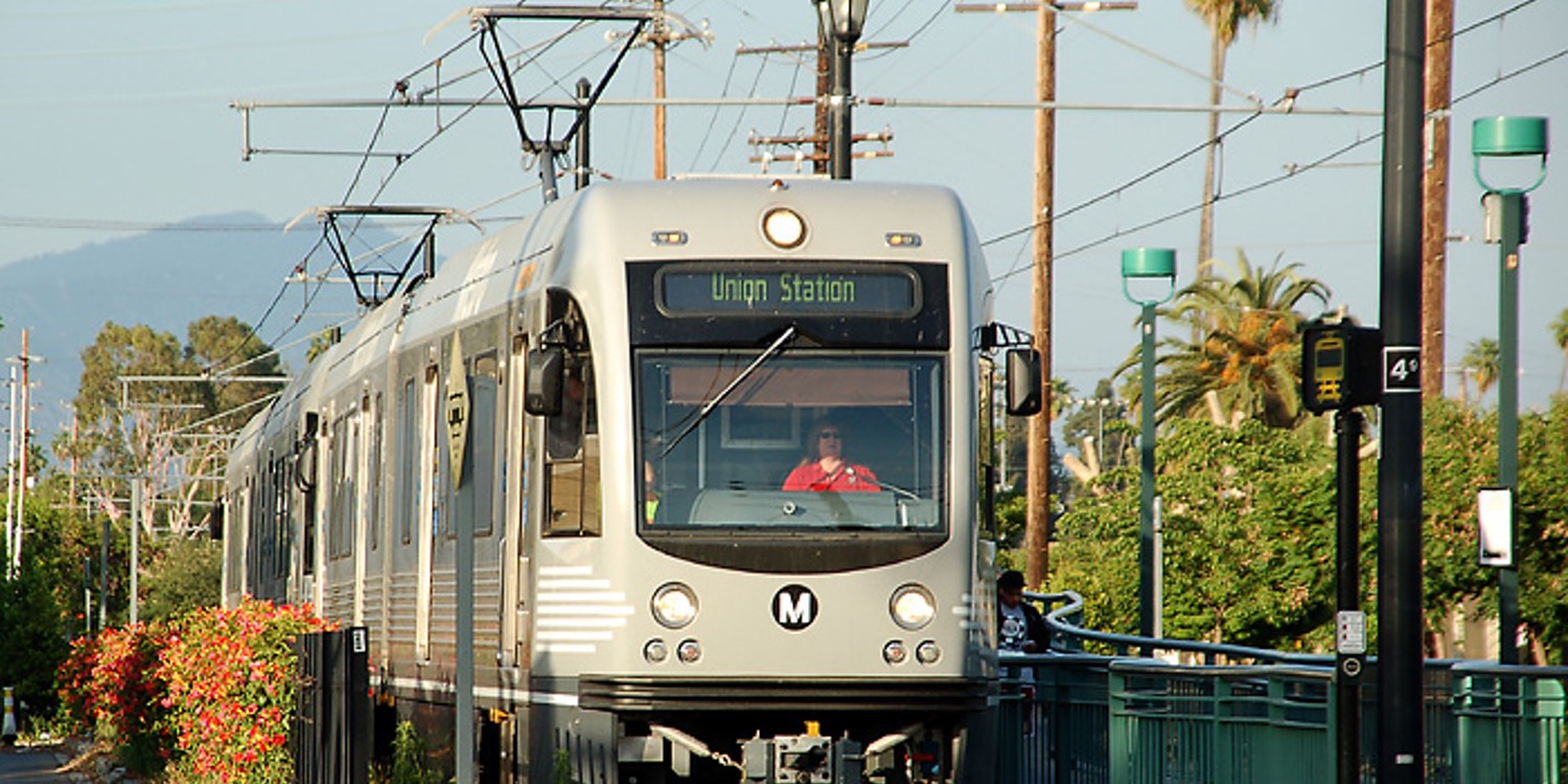 A light rail train— Photo: Los Angeles Port of Authority